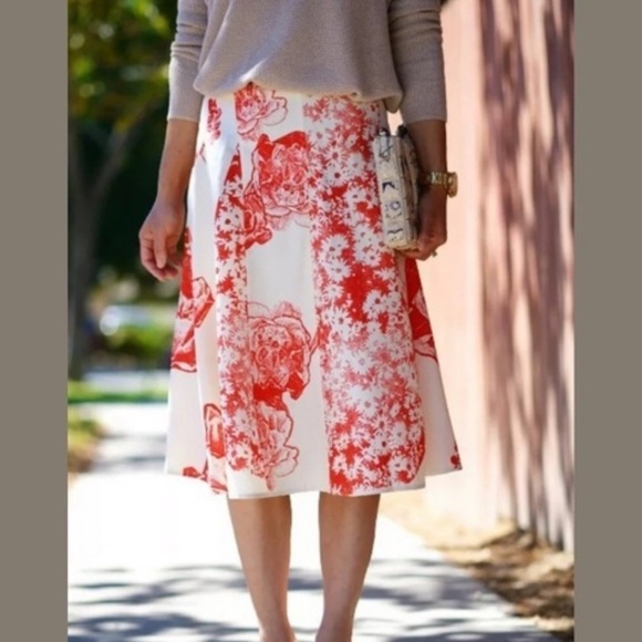 Stella McCartney Fiona Perennial Floral Silk Skirt Cream Red IT 44 US 10 Y - Picture 3 of 12